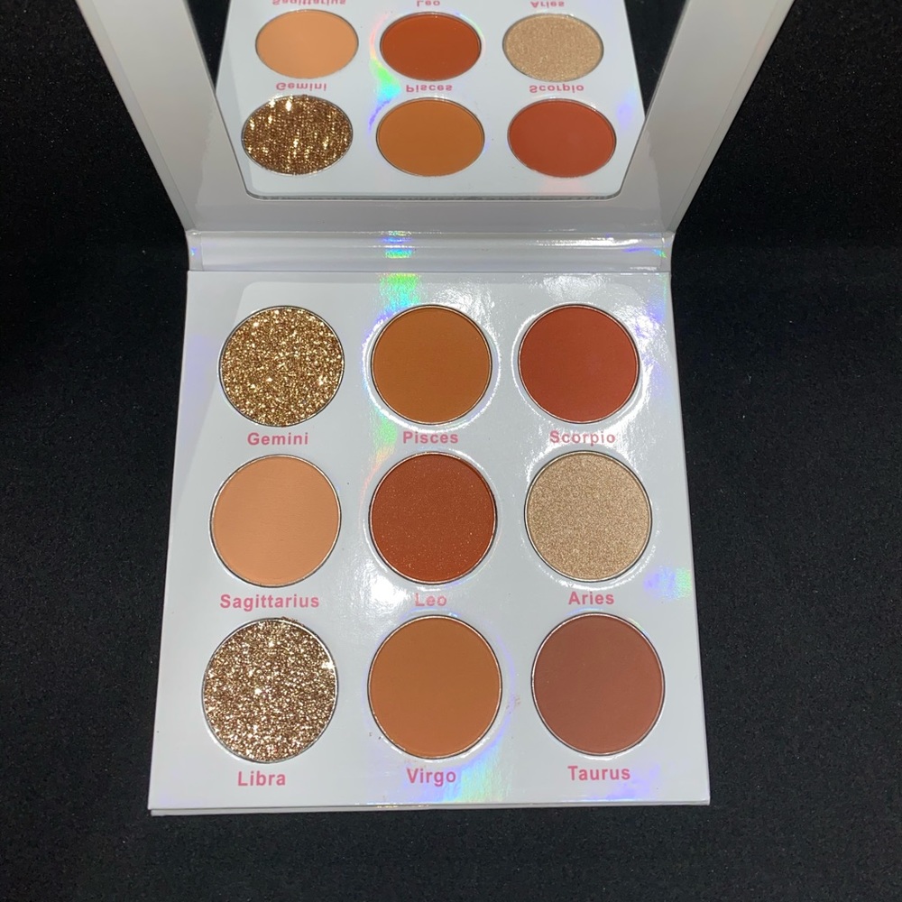 All eyes on me Eyeshadow Palette